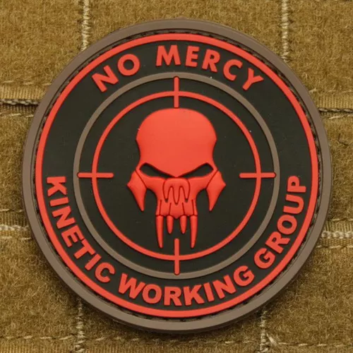 JACKETS TO GO nášivka NO MERCY - KINETIC GROUP plast ČERNÁ/ČERVENÁ
