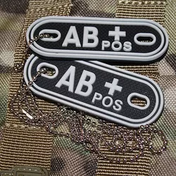 JACKETS TO GO známky krevní skupina AB POS ČERNÁ plast